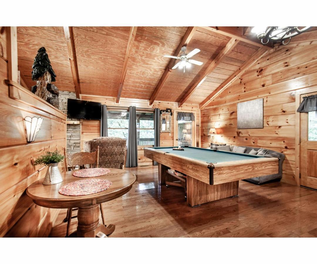 Peekaboo With Hot Tub, Pool Table, And Jacuzzi Pigeon Forge Exterior foto