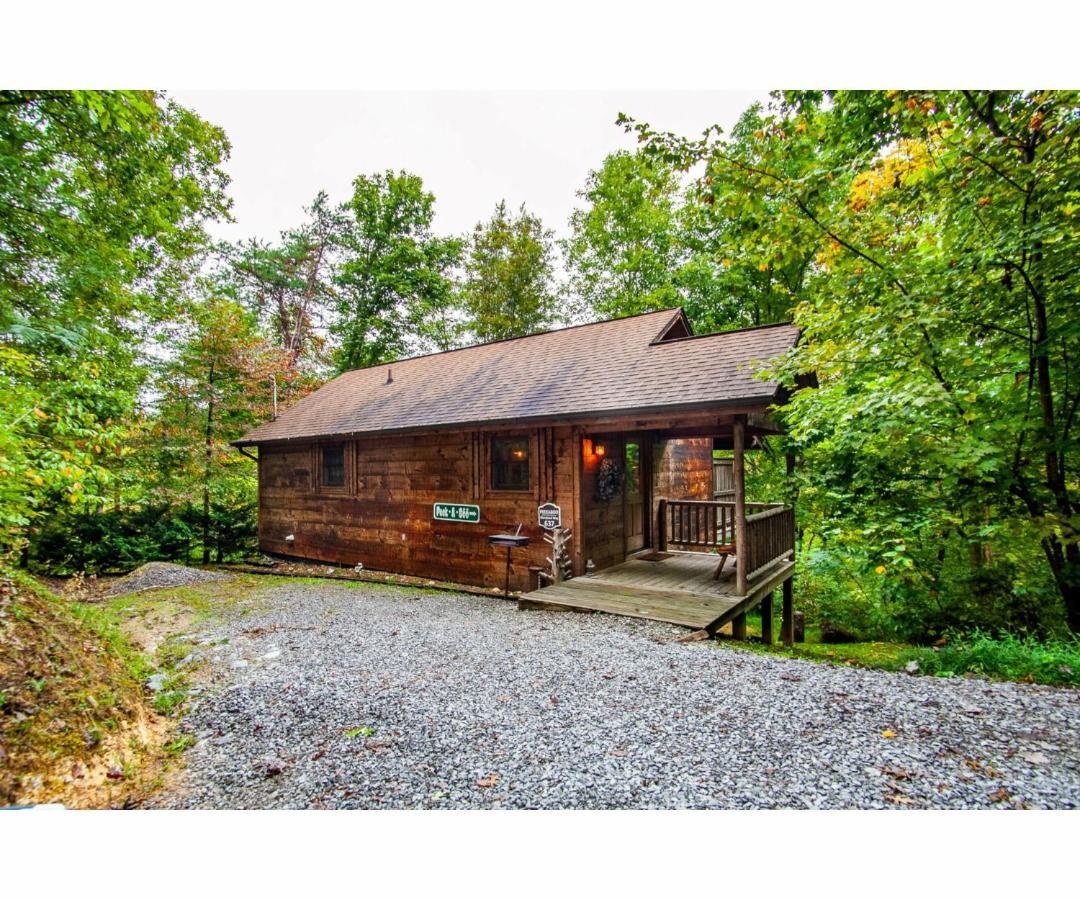Peekaboo With Hot Tub, Pool Table, And Jacuzzi Pigeon Forge Exterior foto